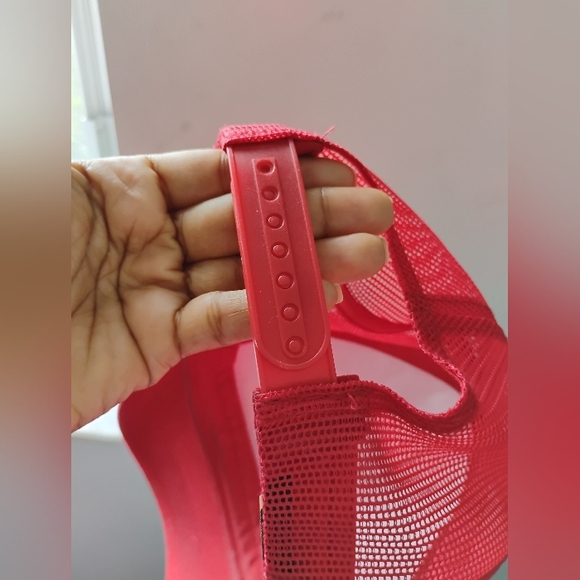 Red Cap ❤️ - Picture 7 of 10